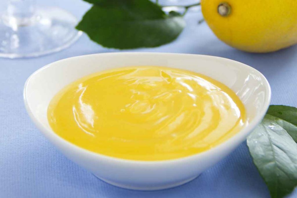 Crema al limoncello senza latte per il pranzo della domenica