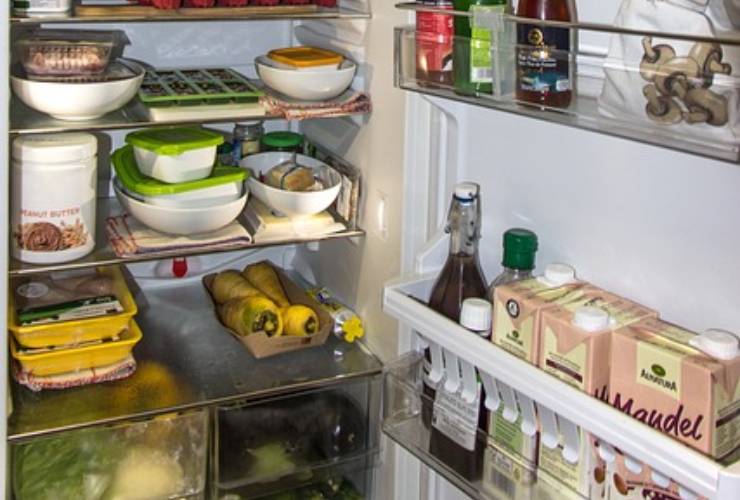 Come distribuire gli alimenti in frigo 