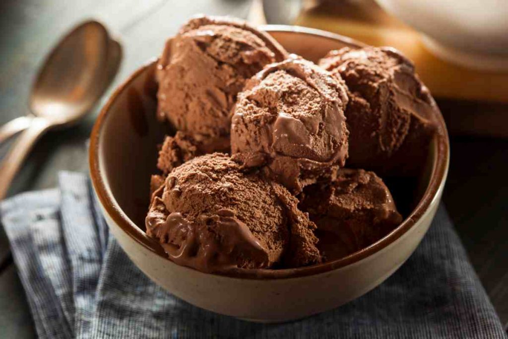 dolci freddi Gelato al cioccolato cremoso senza gelatiera