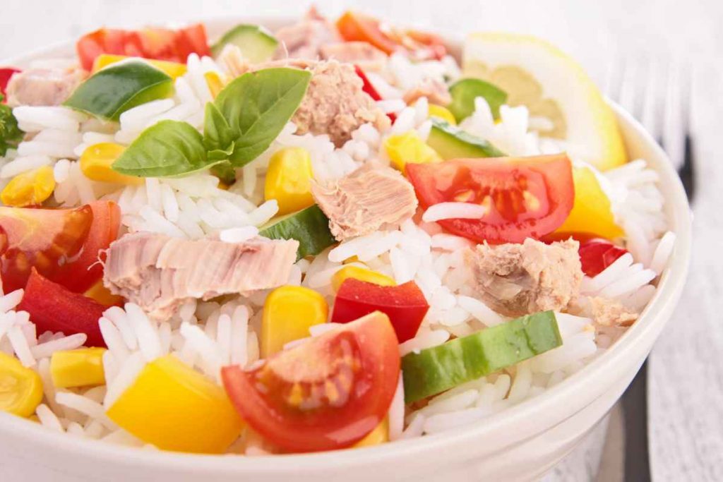 Insalata di riso con tonno 