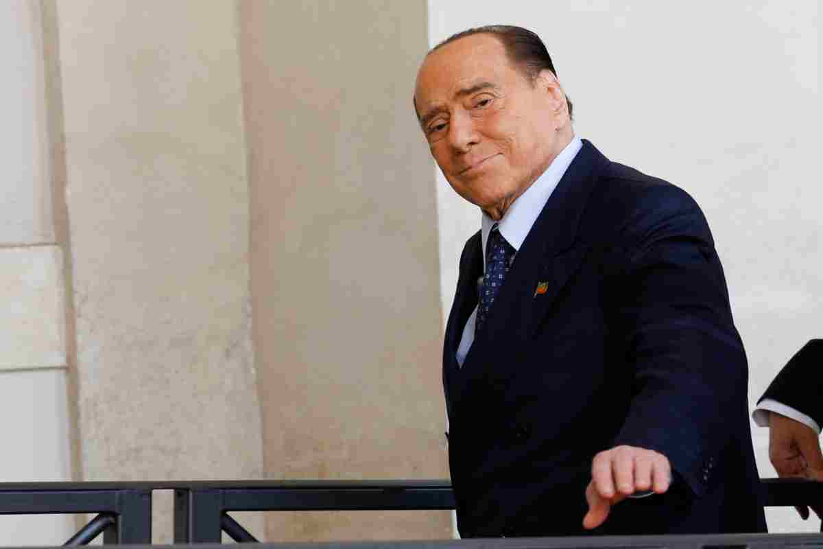 Addio a Silvio Berlusconi, il Cavaliere amante del patriottismo: ecco cosa chiedeva di servire alle cene di partito
