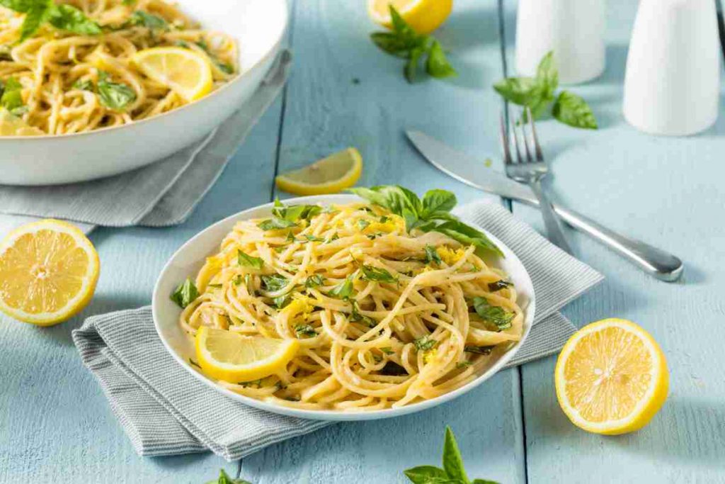 Spaghetti al limone e basilico ricetta