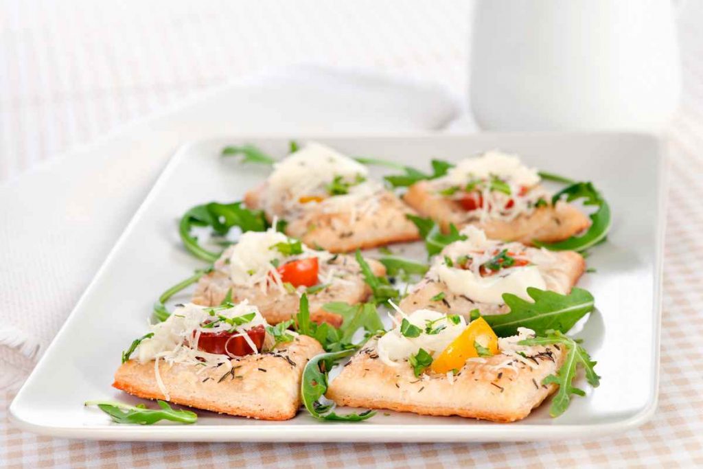 Torta salata caprese in pasta sfoglia ricetta