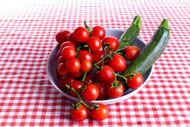 preparare millefoglie zucchine e pomodori