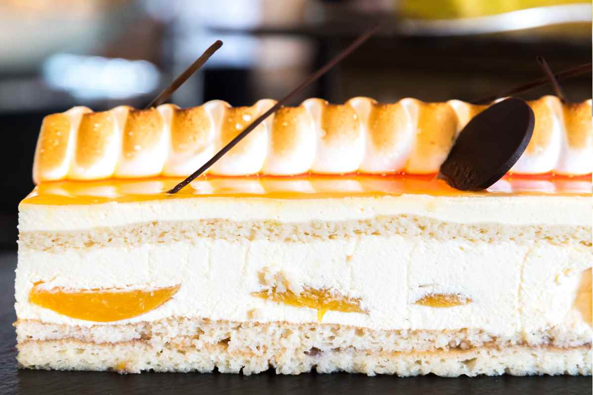 Uno dei dolci con le pesche da servire come dessert