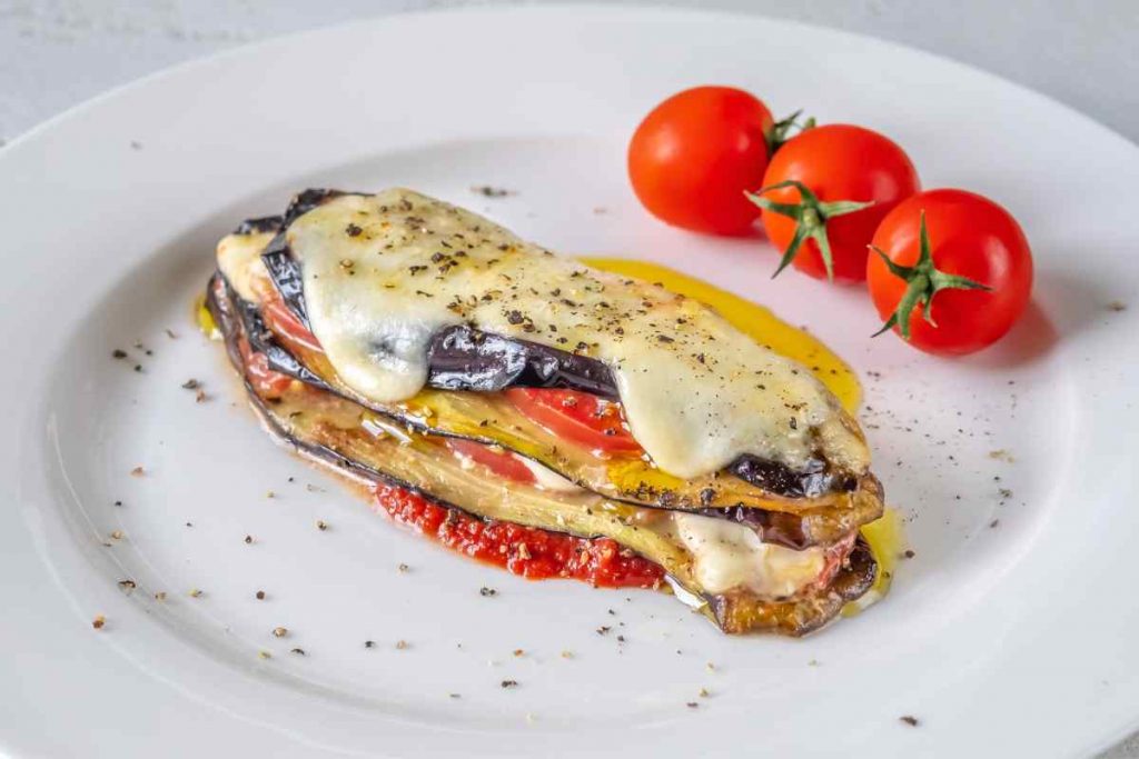 Parmigiana con melanzane grigliate ricetta estiva 