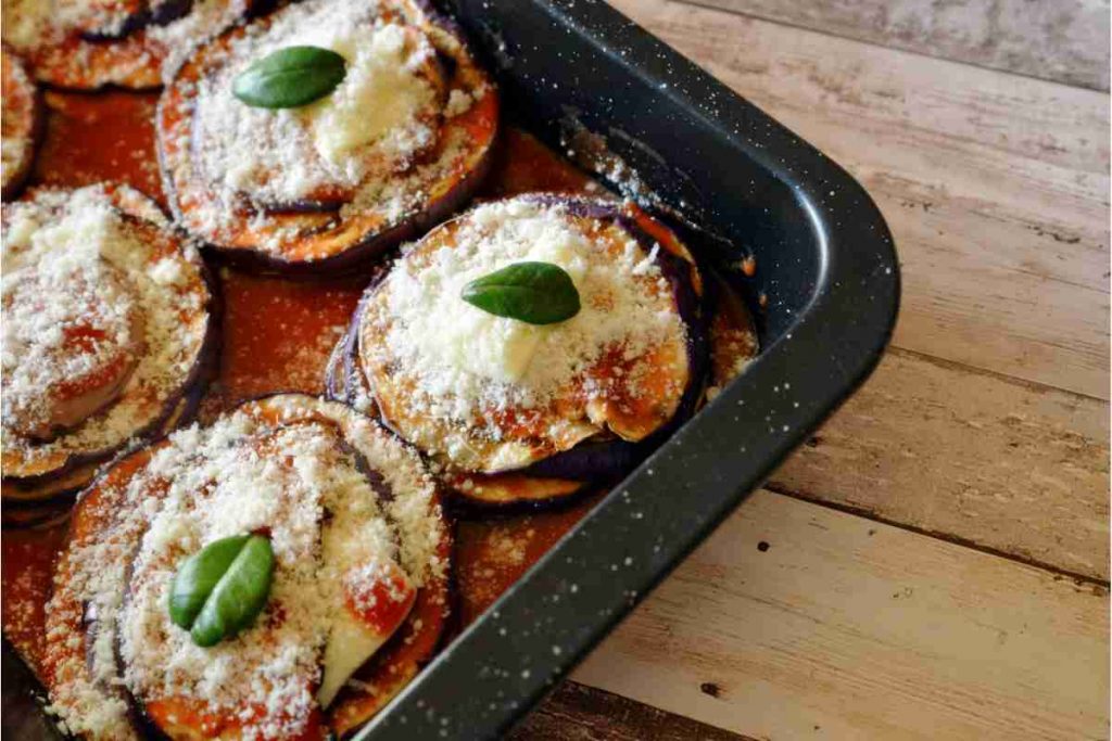 Parmigiana di melanzane siciliana fredda ricetta