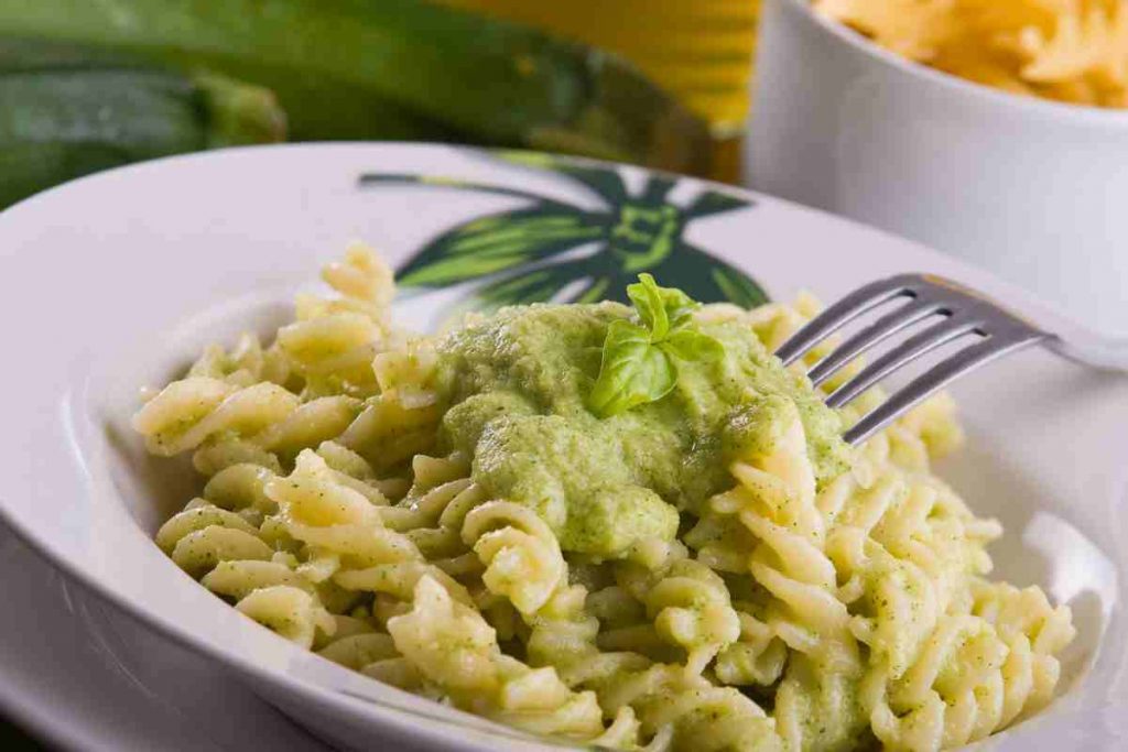 Pasta con crema di zucchine light ricetta