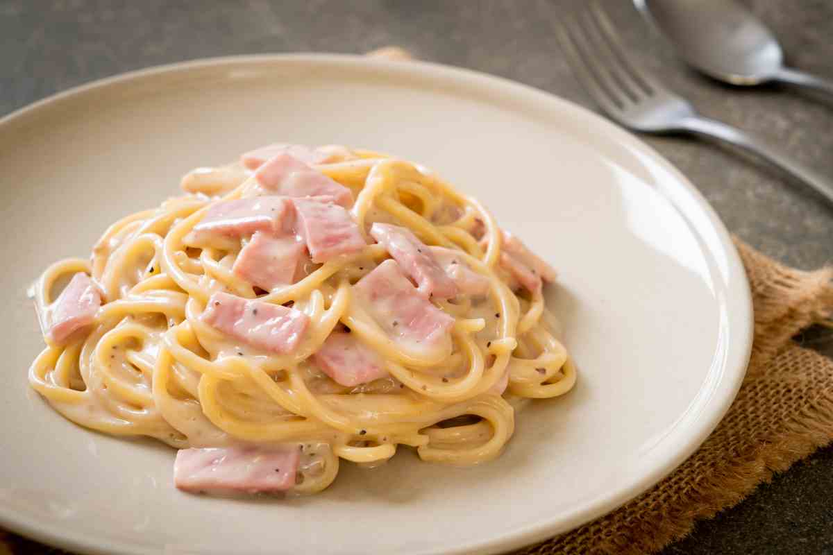 Facciamo per pranzo la ‘pasta dello scecco’? Solo 2 ingredienti e 5 minuti di tempo: ti svolta la giornata davvero