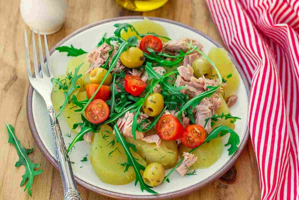 Patate alla siciliana con tonno e olive ricetta
