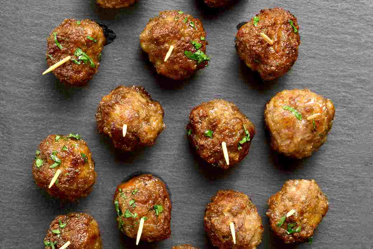 Polpette in friggitrice ad aria, la ricetta super facile che ti fa risparmiare tempo e denaro