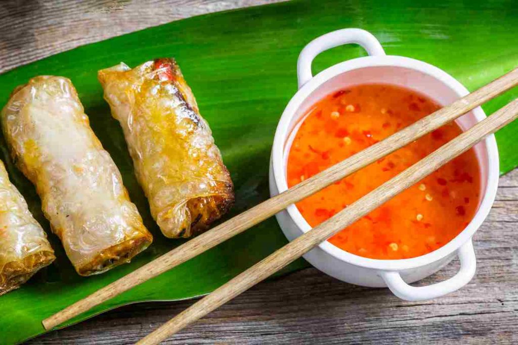 Ecco la salsa agrodolce perfetta per i tuoi piatti orientali: immergi gyoza  o involtini e saranno deliziosi