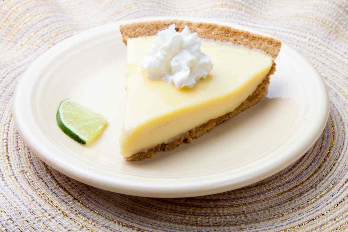 Si chiama key lime pie, ma non spaventarti del nome: delizia senza fine | Pronta in 10 minuti per una merenda freschissima