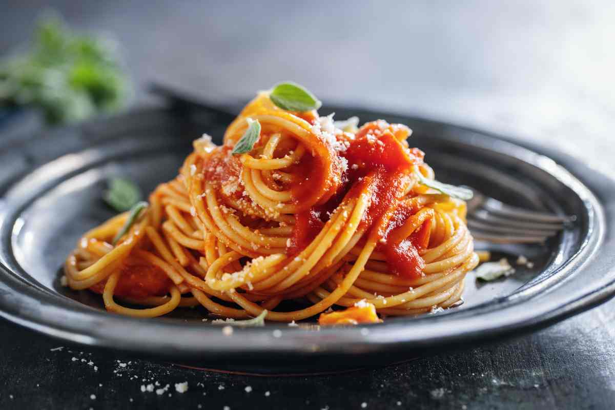 Pranzo pronto in 10 minuti, ecco come preparare una deliziosa pasta alla marinara