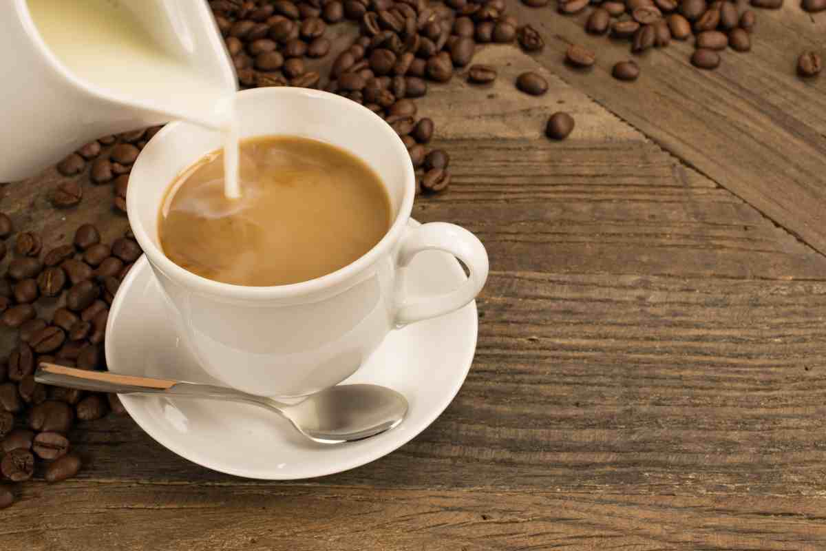Caffè e latte, i rischi che nessuno conosce