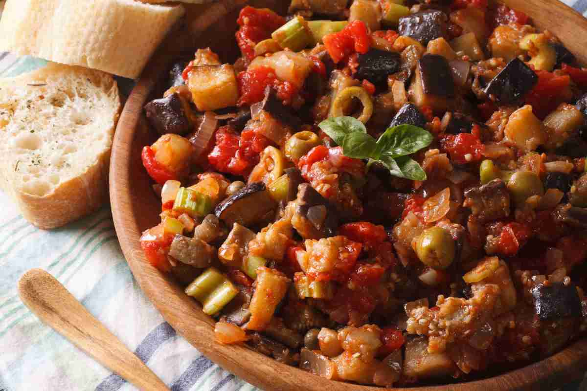 Caponata al forno, la ricetta leggera e senza frittura di un classico della cucina siciliana