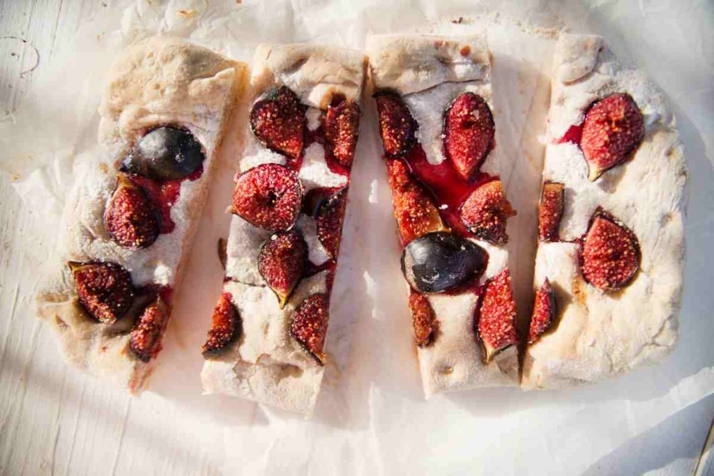 Focaccia dolce con fichi ricetta