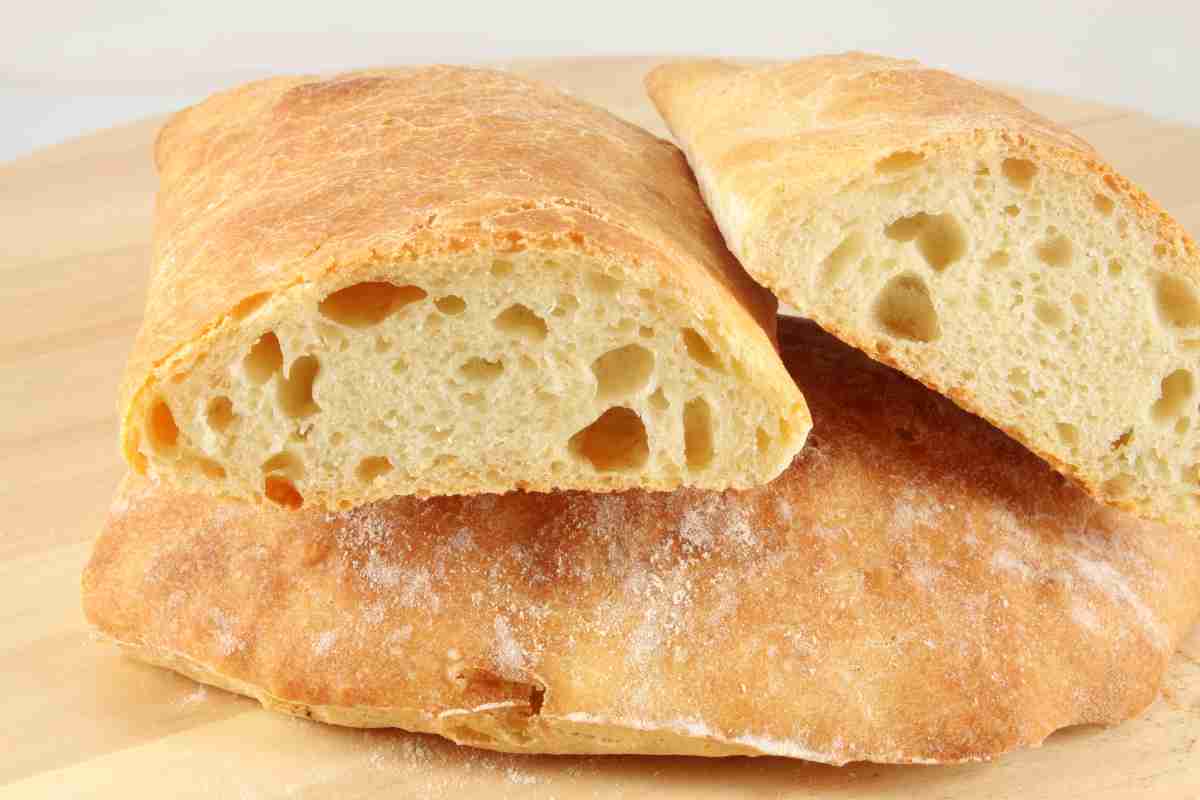 Pane ciabatta con olio o senza
