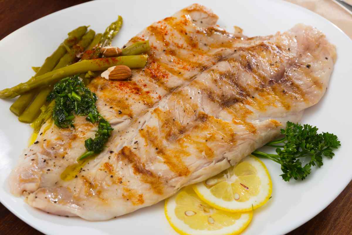Pesce alla griglia morbido e succoso con i segreti svelati dallo chef
