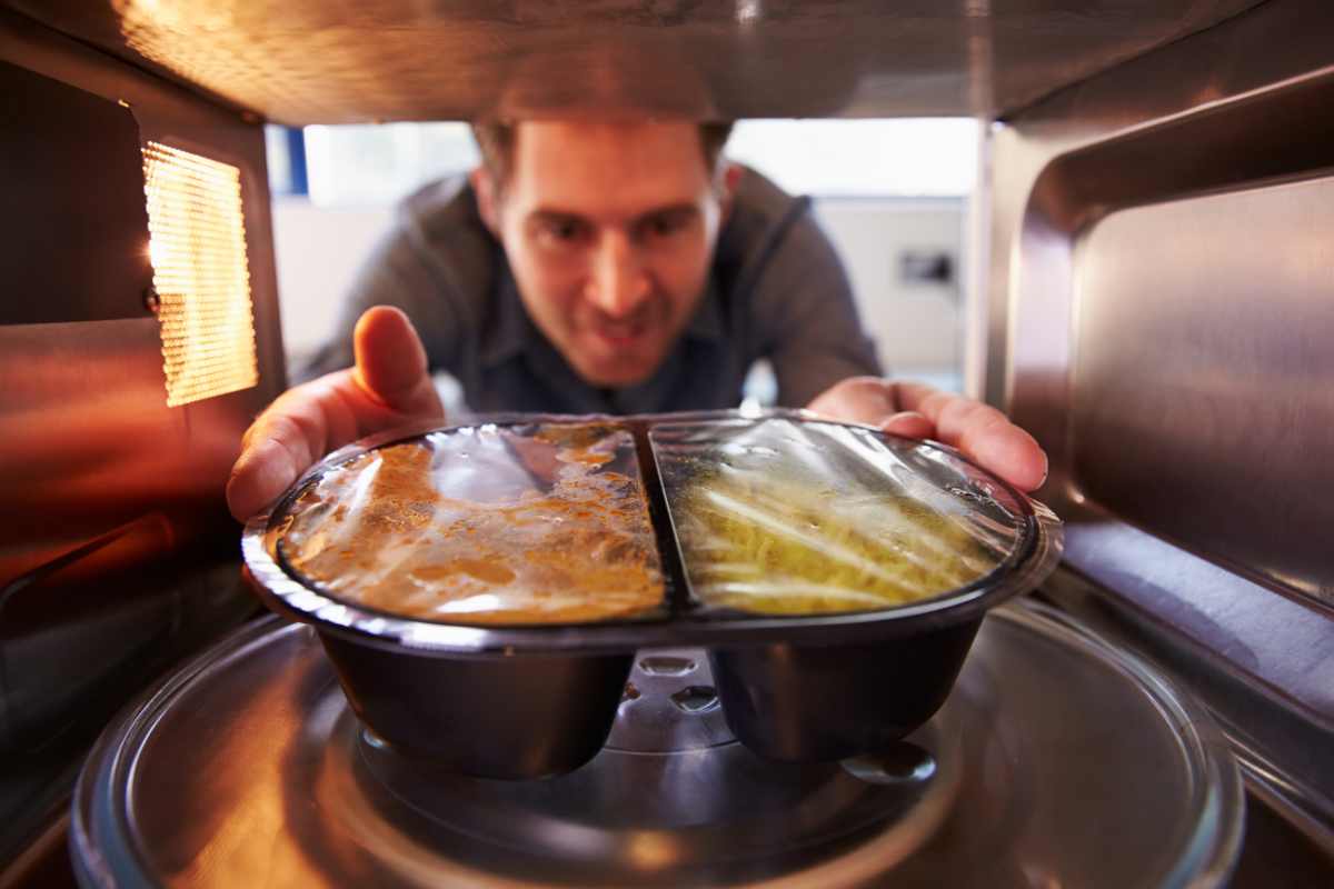 Come scaldare il pranzo in ufficio senza microonde - ECORISPARMIARE