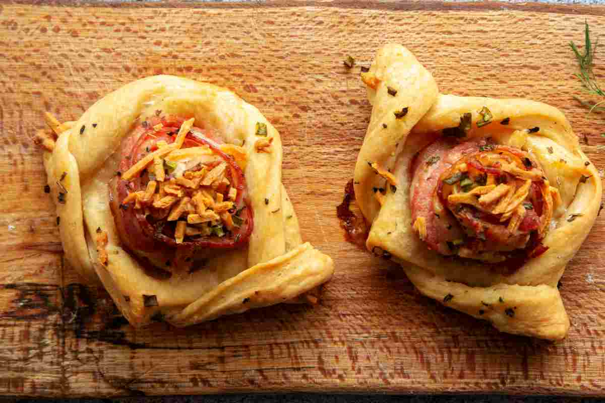 Basta un rotolo di pasta sfoglia per realizzare il finger food più sfizioso del prossimo settembre: solo ingredienti di stagione