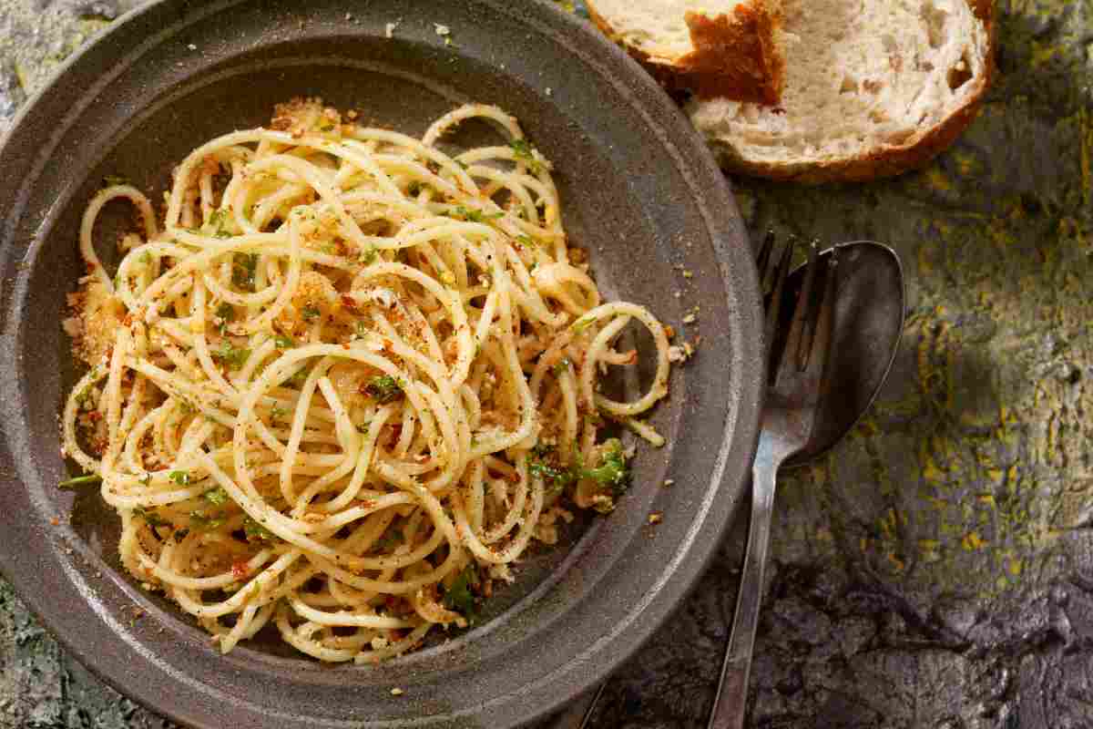 Spaghetti alla Gennaro ricetta napoletana