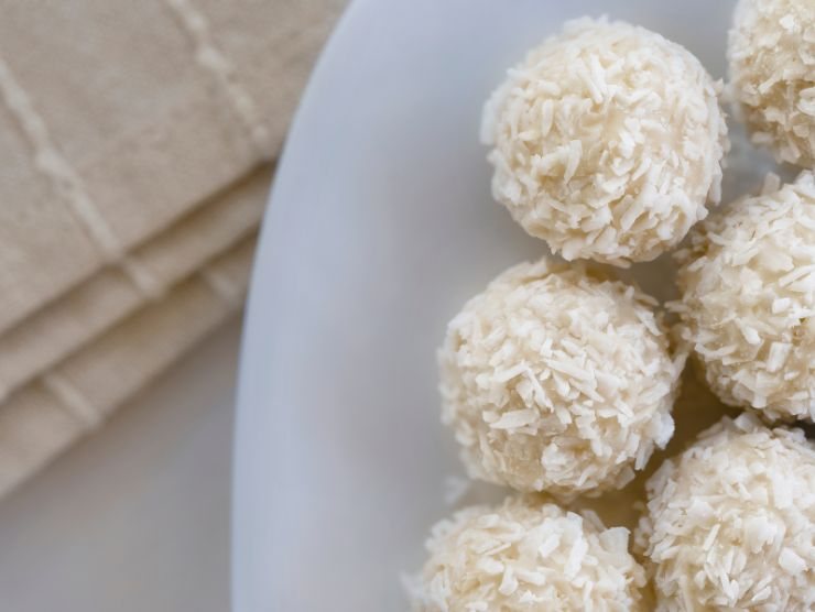 palline al cocco con 3 ingredienti