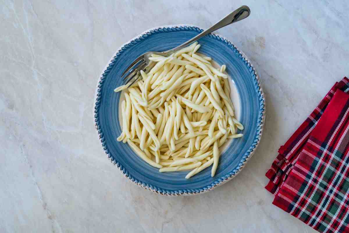 Questa pasta si regge su un abbinamento davvero unico al mondo: nessuno ci aveva pensato