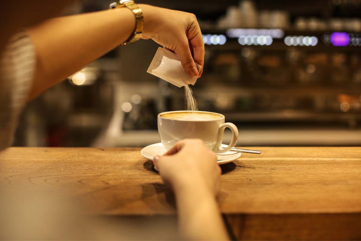 Zucchero nel caffè? No… Ecco cosa si può aggiungere. La nuova scoperta