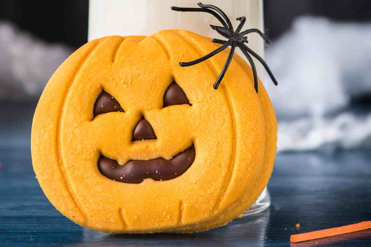 Biscottini perfetti per la notte di Halloween: pochi ingredienti per rendere felici tutti i bambini