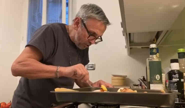 Bruno Barbieri cucina il pollo al forno con patate arrosto