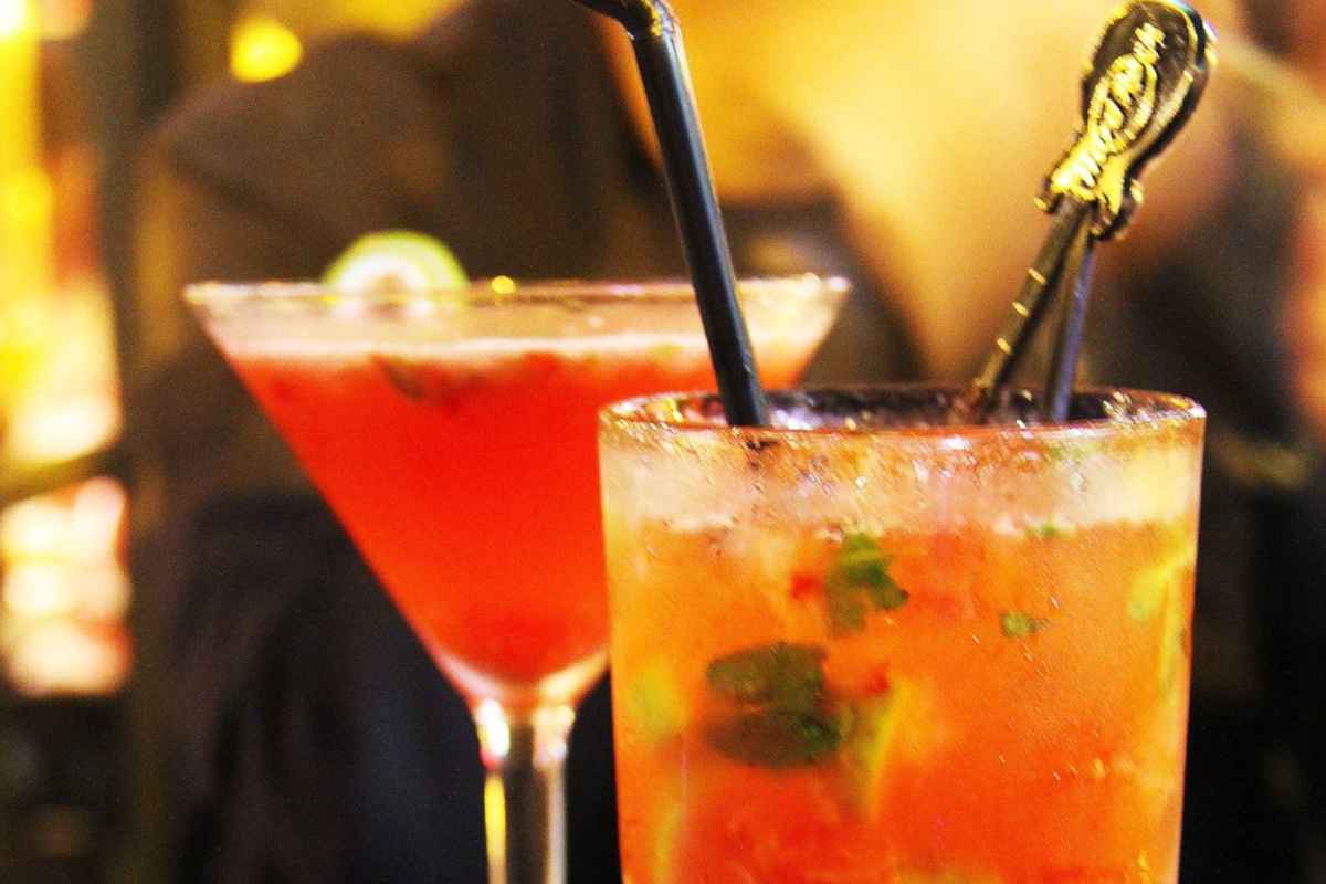 Siediti a sorseggiare questo daiquiri della strega stasera, un ingrediente ti sorprenderà