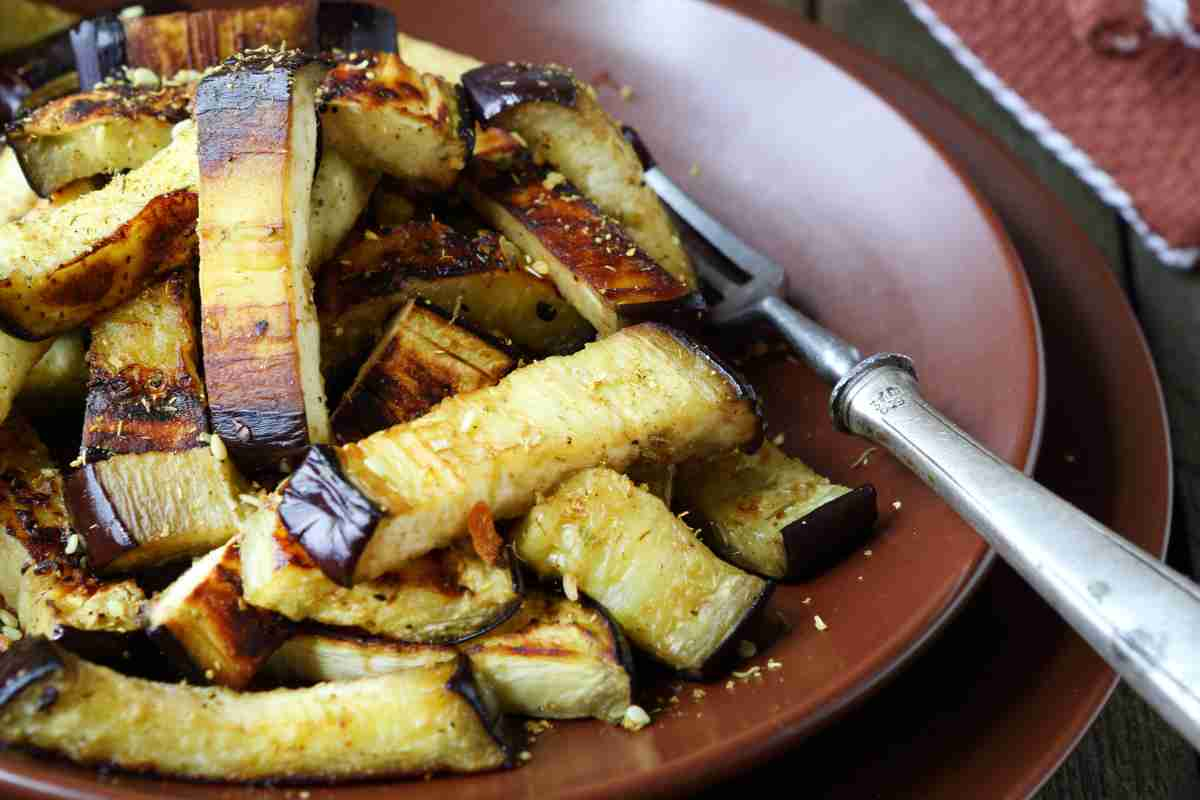 Le melanzane così hanno tutto un altro sapore, prova questo contorno sfizioso per il tuo menu di oggi