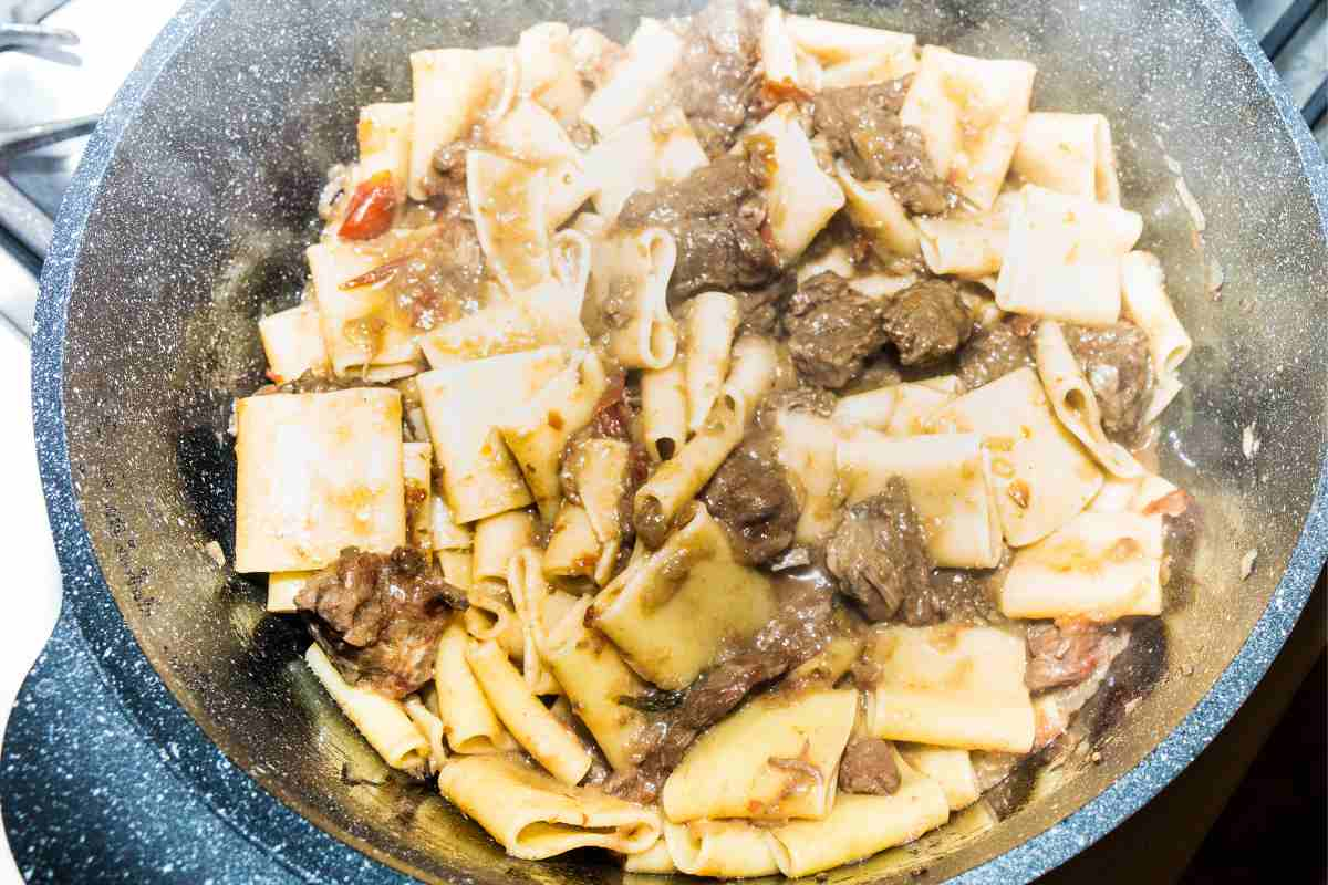 Pasta alla genovese leggera digeribile