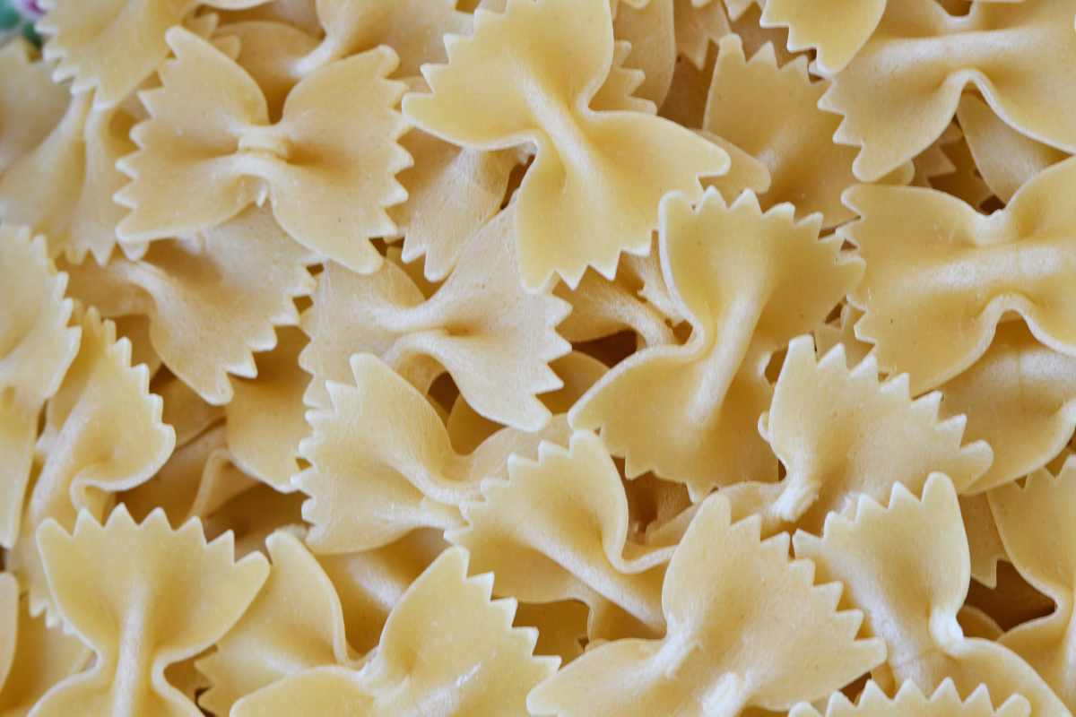 Come cucinare le farfalle al pesto di tonno