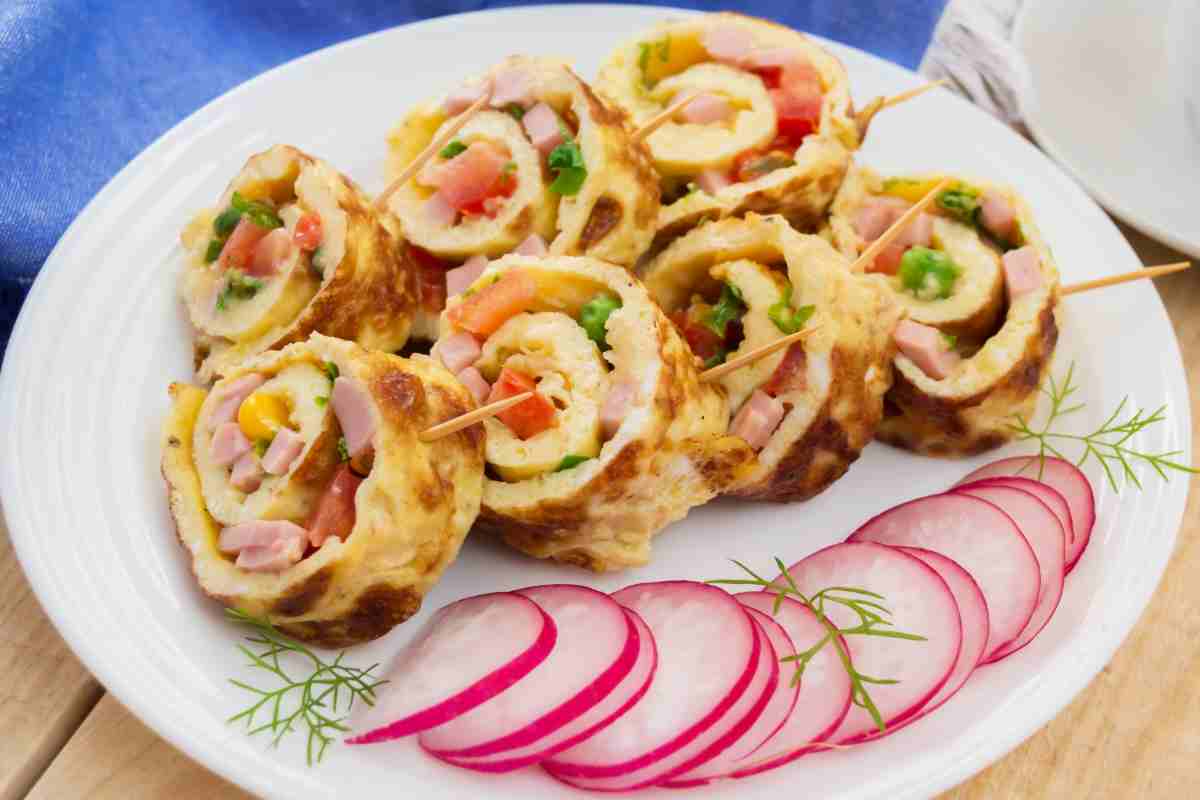 Rotolini di frittata come antipasto, idee sfiziose a cui non hai mai pensato per il buffet o per l