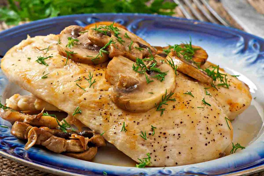 Scaloppine di pollo ai funghi ricetta