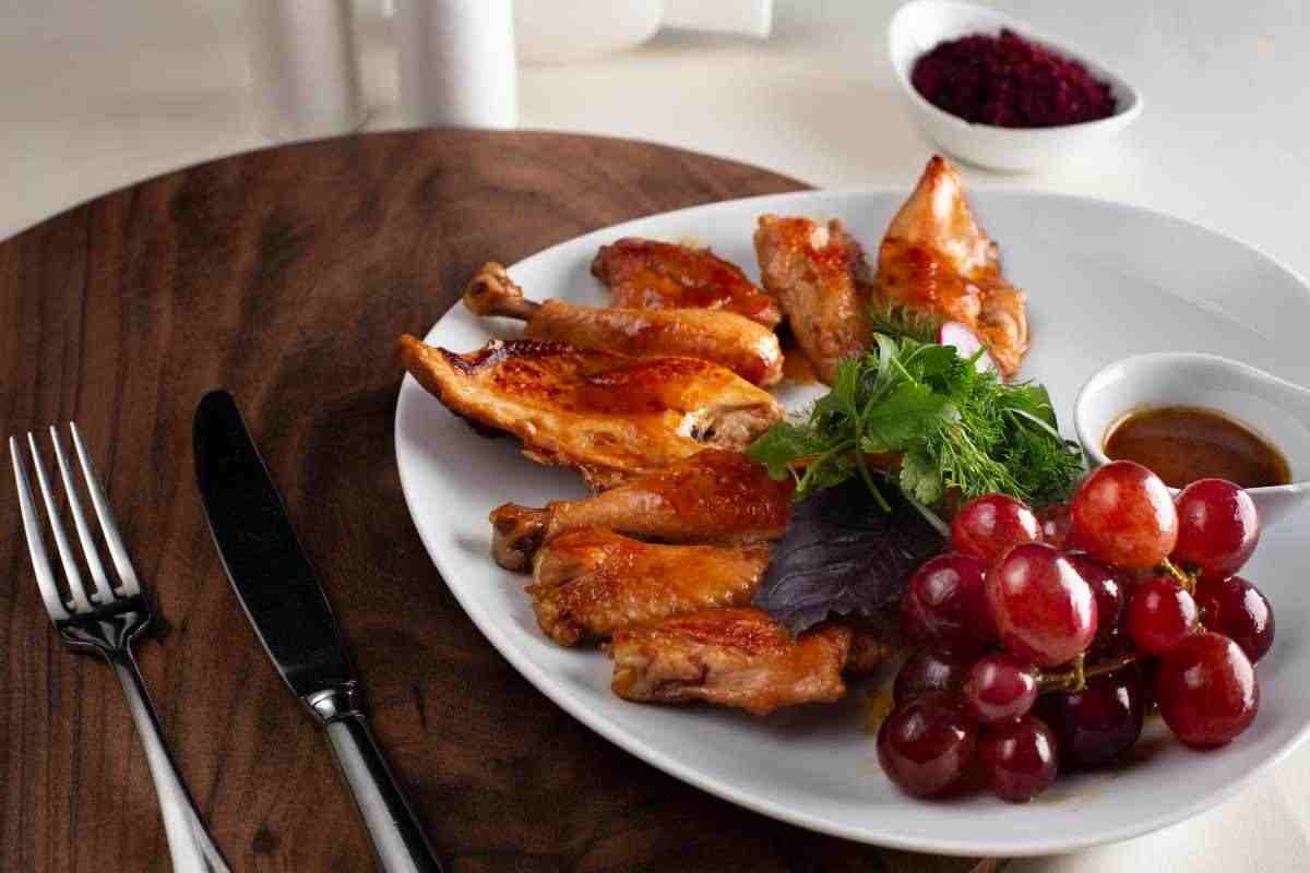 ecco come preparare un delizioso pollo al vino rosso! La ricetta semplice e veloce