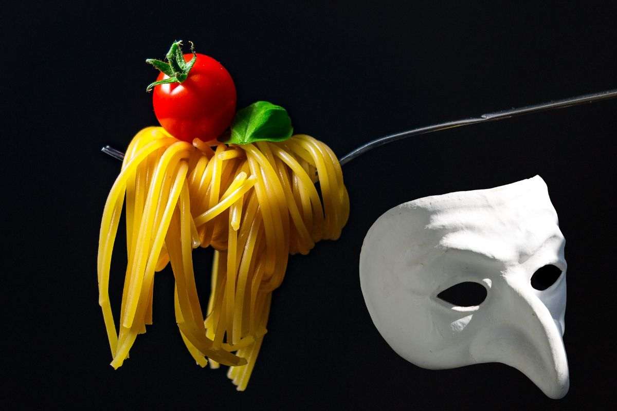 La ricetta degli spaghetti alla Pulcinella: sfiziosi e velocissimi