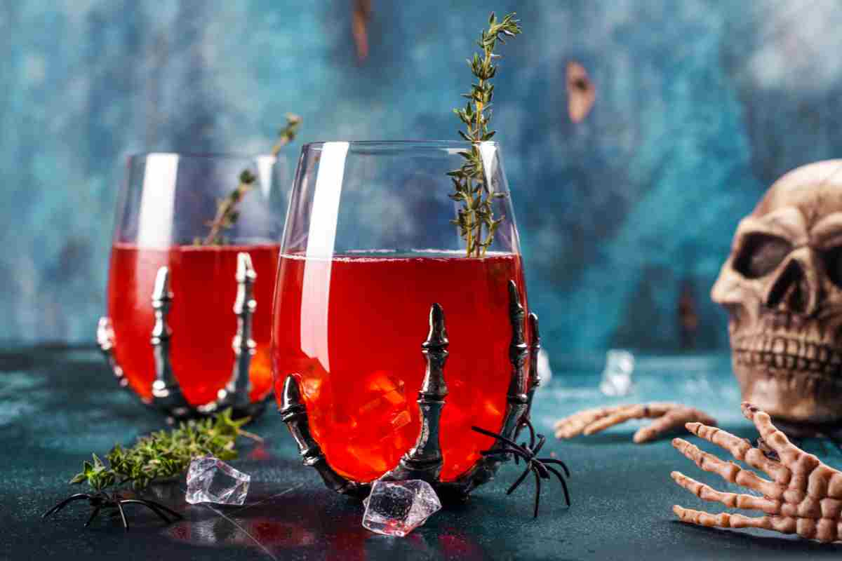 È il drink che fa paura a tutti: ad Halloween farai scappare anche i più coraggiosi