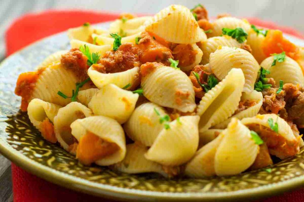 Pasta con zucca e salsiccia 