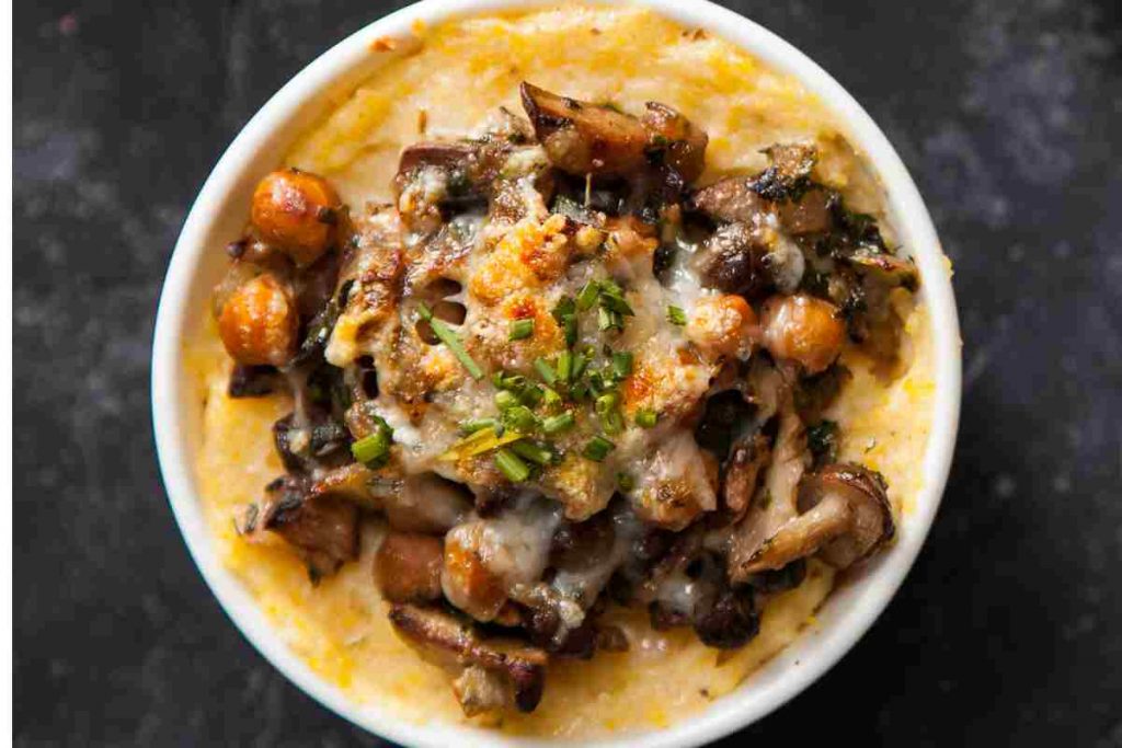 Polenta funghi e salsiccia