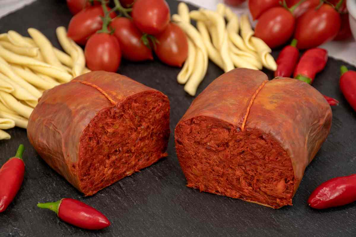 Metti un po’ di nduja in padella perché ho voglia di ‘Pasta alla friccicarella’: non puoi perderti questa ricetta