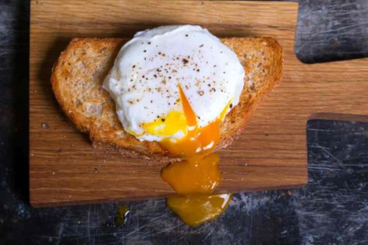 ricetta uova acqua pazza