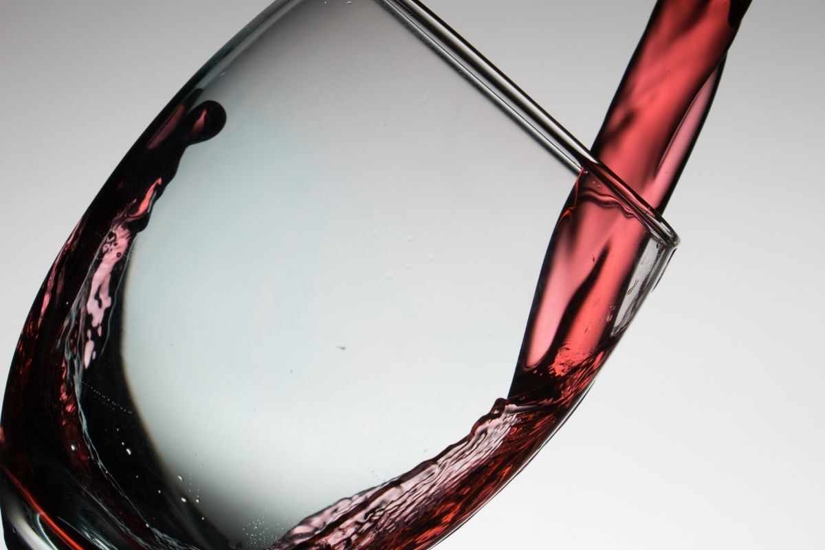 I migliori vini italiani sotto i 20 euro, come fare bella figura spendendo il giusto: parola del NYT