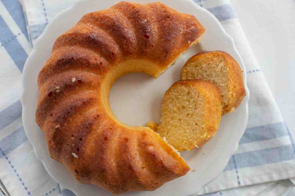 Ciambellone allo yogurt ricetta 