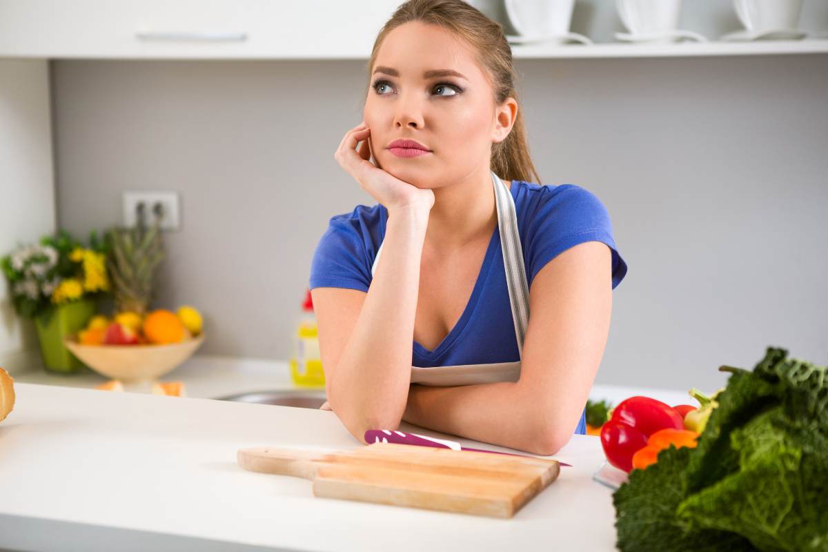 Non sai cosa cucinare con i pochi ingredienti che hai in casa? Il sito web che risolve il problema in pochi secondi