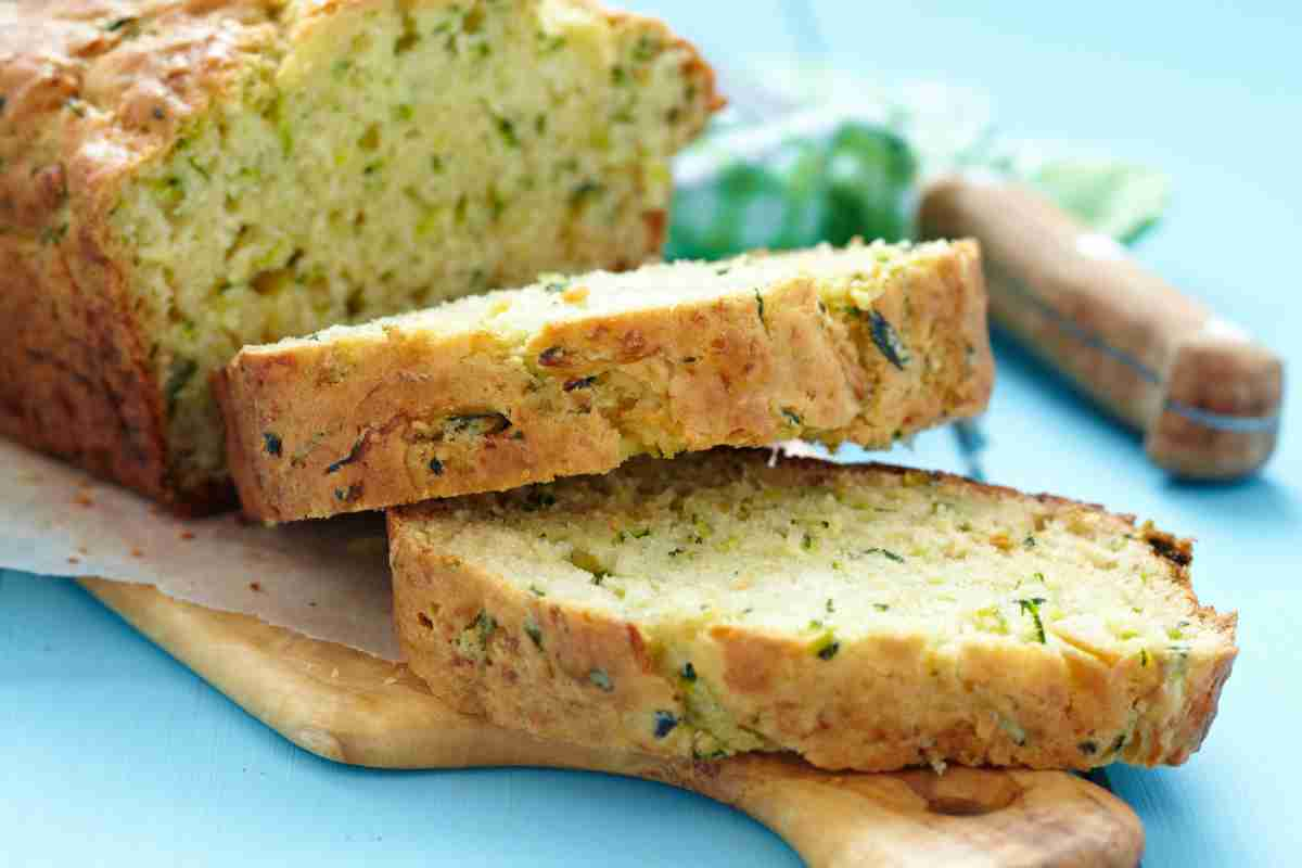 Plumcake salato alle zucchine, ricetta facilissima della torta rustica sfiziosa per antipasti o aperitivi con gli amici