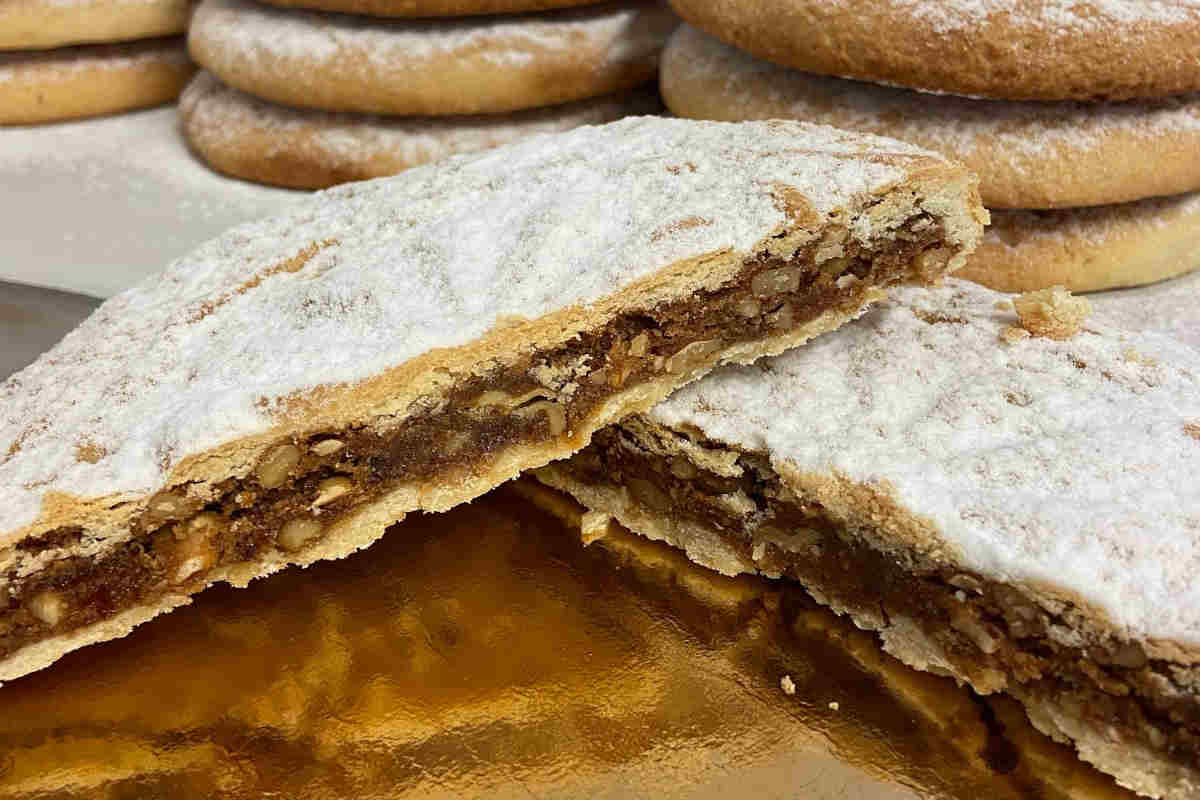 Spongata, la torta di Natale con la ricetta tradizionale della nonna