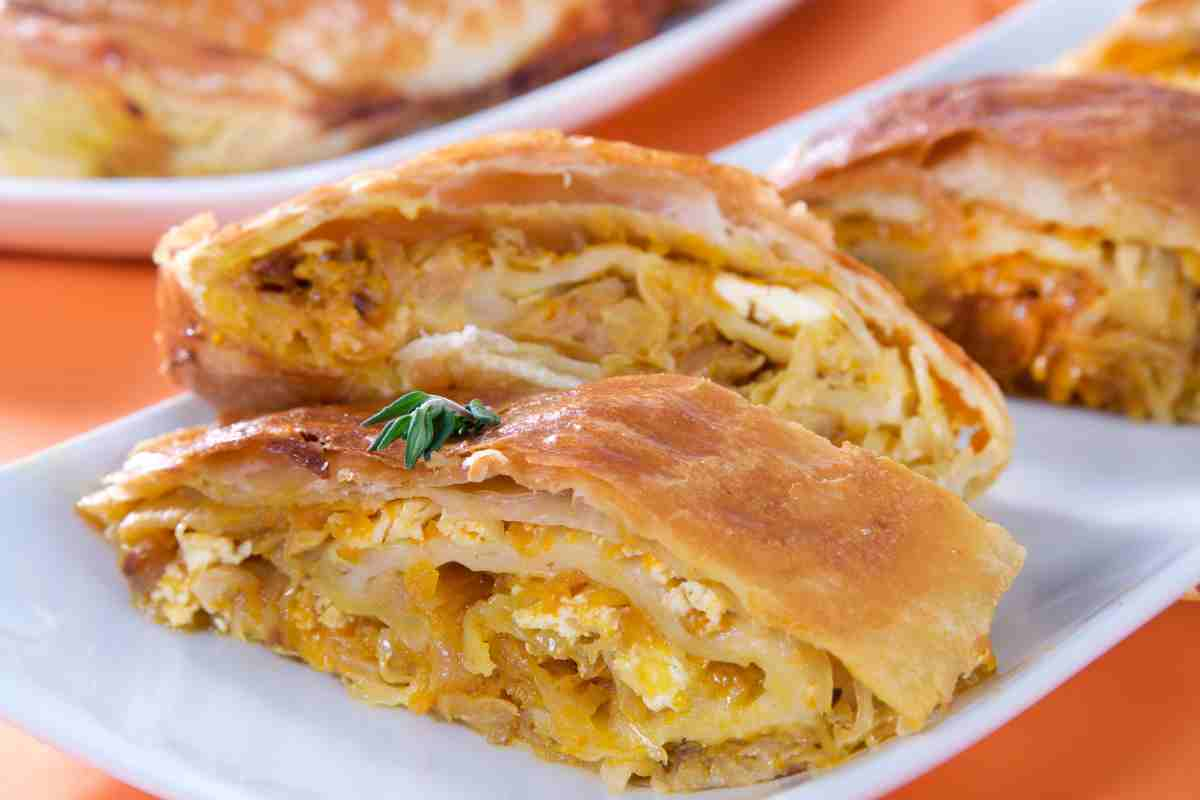 Strudel di zucca, ricetta facilissima per un antipasto originale davvero sfizioso